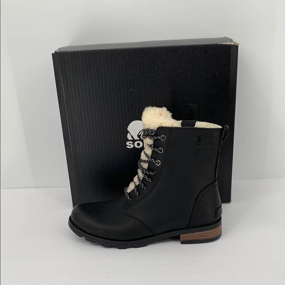 Sorel Emelie Short Lace Cozy Boots black leather shearling winter waterproof 7